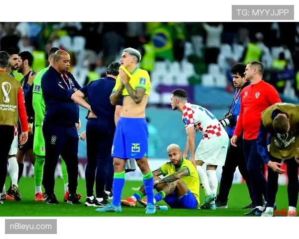 克罗地亚附加赛上演精彩对决，球队状态回暖全力争夺世界杯席位