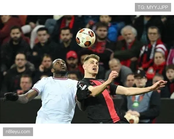 勒沃库森与罗马欧联杯巅峰对决在即,赛前状态引关注 勒沃库森与罗马欧联杯巅峰对决在即,赛前状态引关注