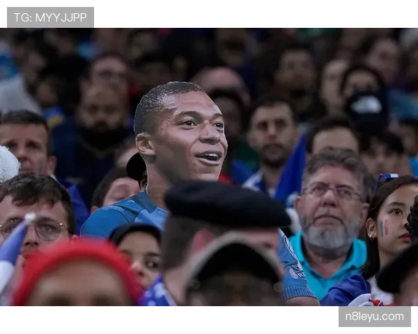 姆巴佩国家队首秀惊艳全场，天才少年展露锋芒